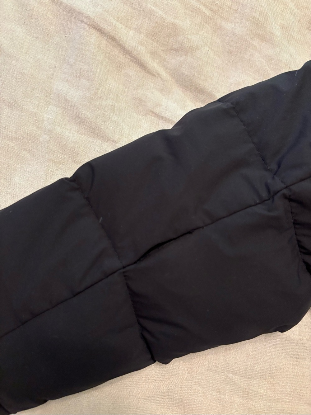 Aritzia Black Super Puff Jacket - Picture 7 of 7